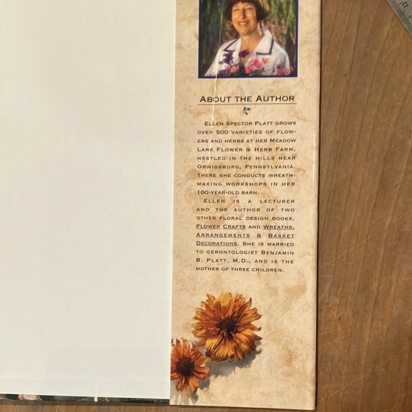 Book: The Ultimate Wreath Book by Ellen Spector Platt - Picture 4 of 16